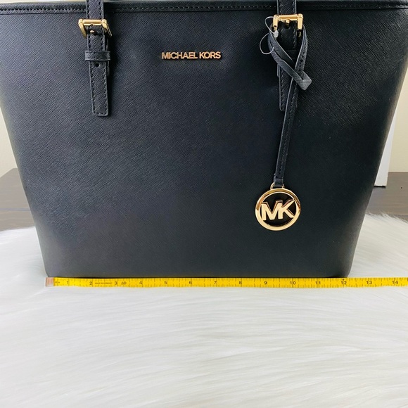Michael Kors Jet Set Travel Tote - Picture 9 of 11